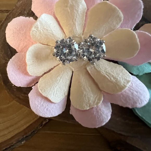 Cubic zirconium with Sterling silver posts - Picture 3 of 3